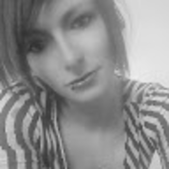 Meet your Posher, Lory - Picture 1 of 1